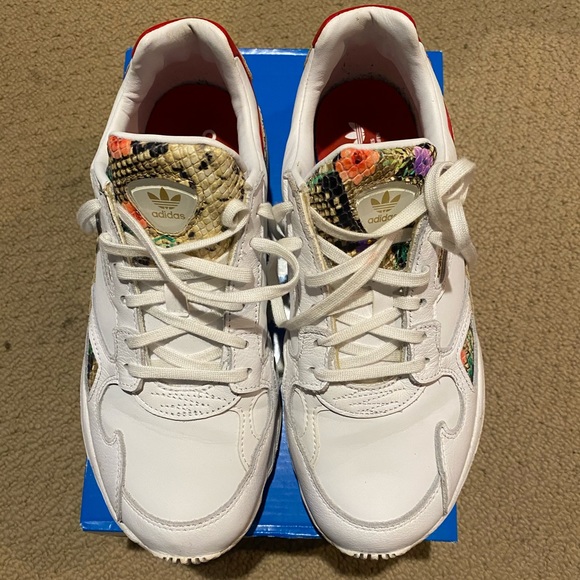 Adidas Falcon - Picture 2 of 3